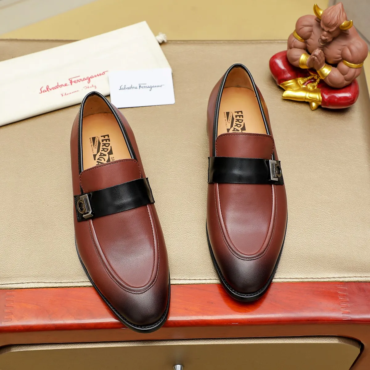 Men's shoes 💰460 Ferragamo [Ferragamo] top imported suit men's shoes 💯Original copy of the official website, product materials: selected imported embossed calfskin + luxury hardware buckle accessories ~ imported water-dyed cow 🐂 leather lining. Strong three-dimensional visual effect, original combination outsole, multiple colors available😘 Size: 39-44 (38.45.46. Customized)